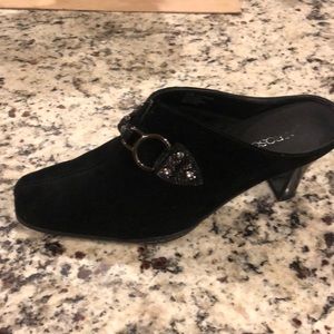 Aerosoles suede shoes